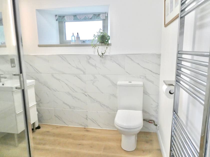 Large bathroom  | The Bakehouse At Caman House - Caman House, Newtonmore