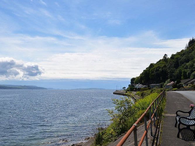 Tigh Na Cladach, Dunoon