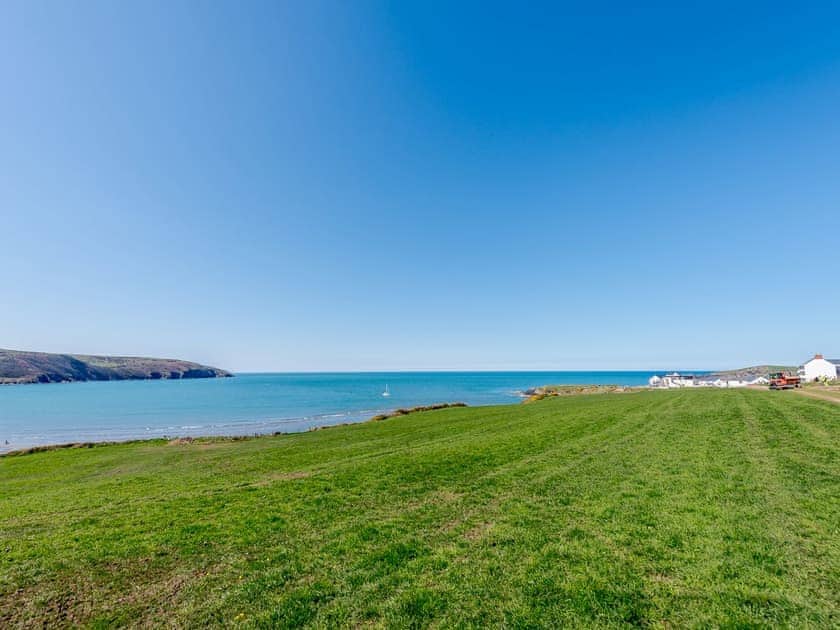 Surrounding area | Sandbank - Gwbert Holiday Cottages, Gwbert, near Cardigan