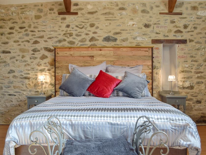 Double bedroom | Tynval, Bronwydd Arms