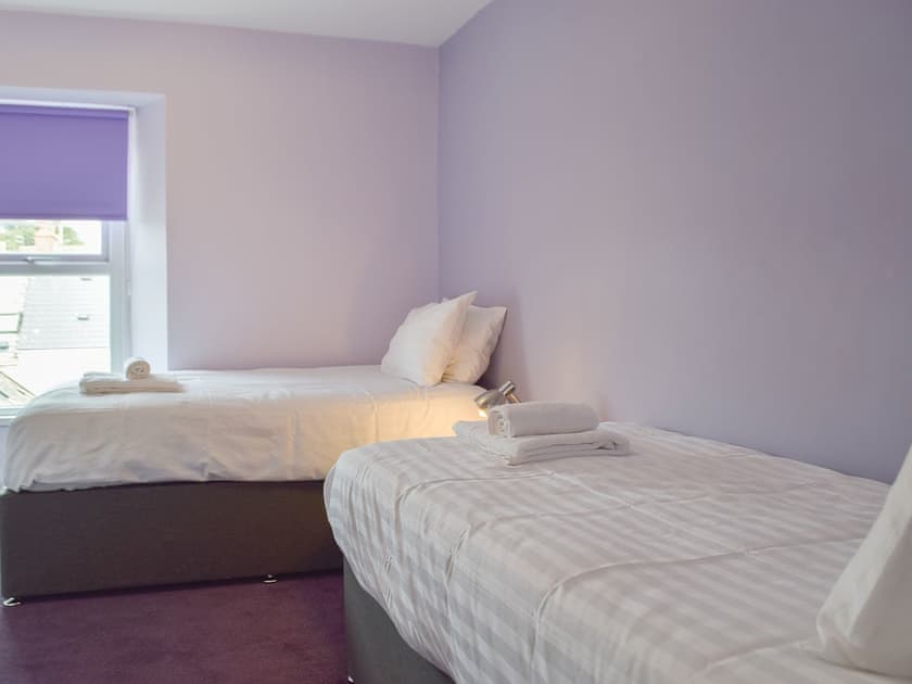 Twin bedroom | Apartment 4 - White Rose Apartments, Tenby