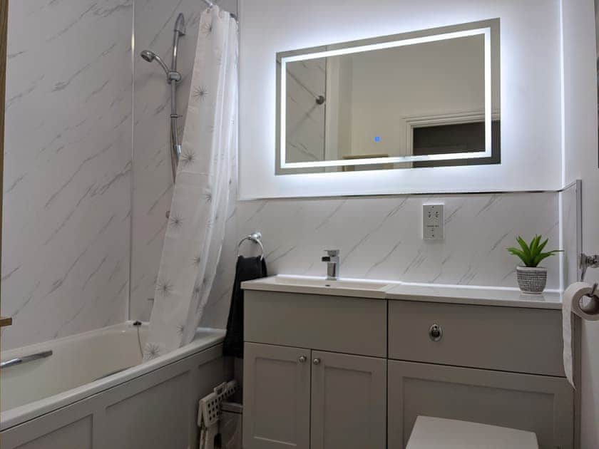 Bathroom | Miller’s Rock, Ventnor
