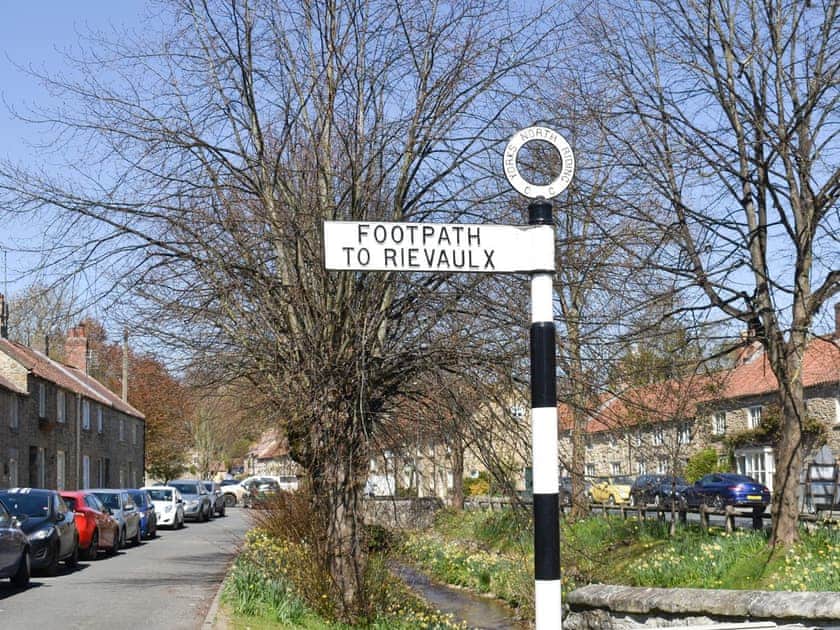 Surrounding area | Borough Beck Cottage, Helmsley
