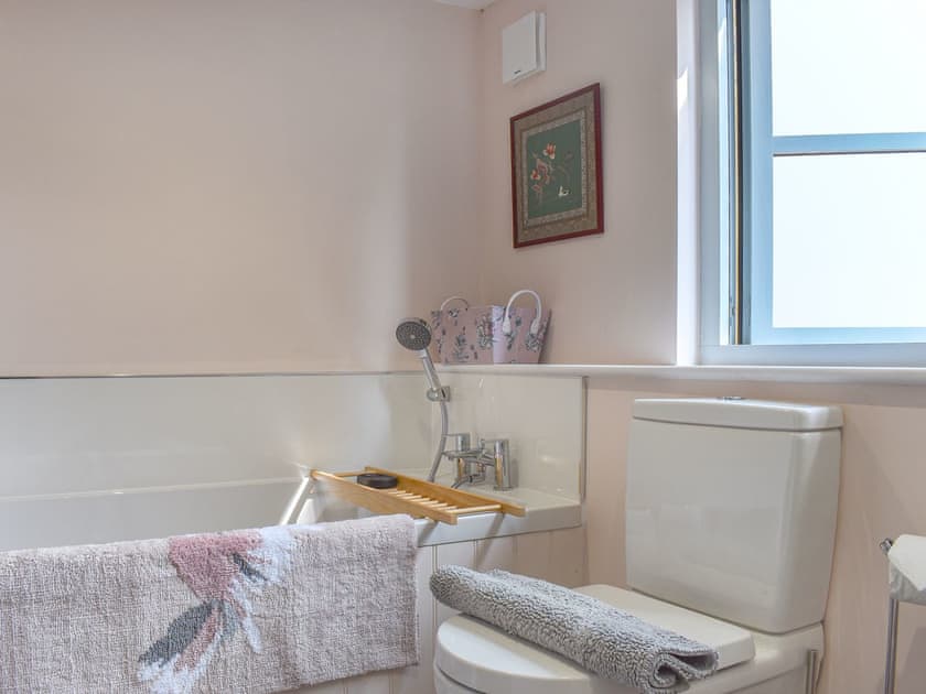 Bathroom | Old Maltongate Farm Cottage, Thornton Le Dale