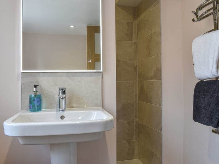 Bathroom | Old Maltongate Farm Cottage, Thornton Le Dale
