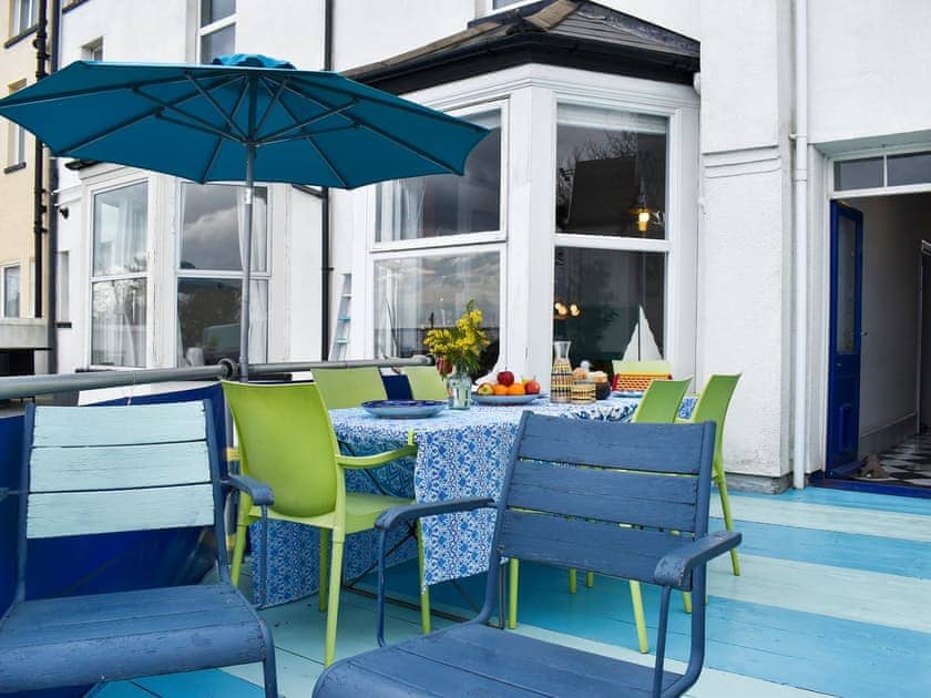 Sitting-out-area | Fronks House, Harwich