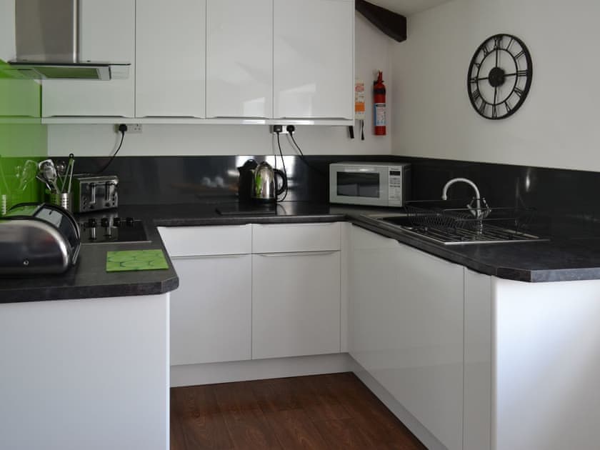 Modern fitted kitchen | Sunrise - Little Crugwallins, St Austell