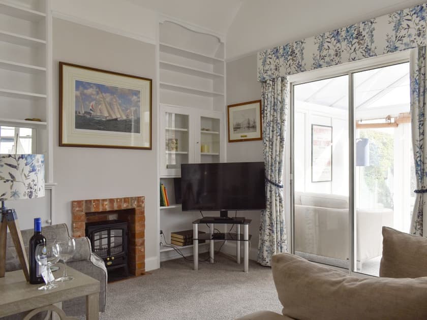 Living room | Quayside Cottage - The Quay, Waldringfield