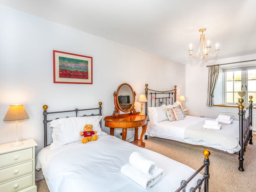 Twin bedroom | The Farmhouse - Oak Tree Farm, West Witton, near Leyburn