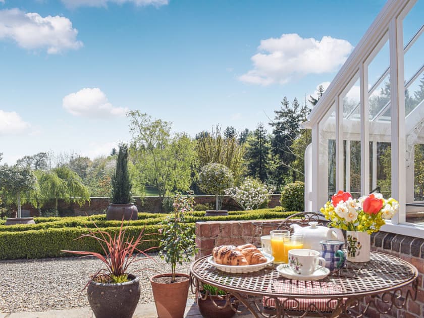 Sitting-out-area | The Bothy - Cottage Escapes, Shrewsbury