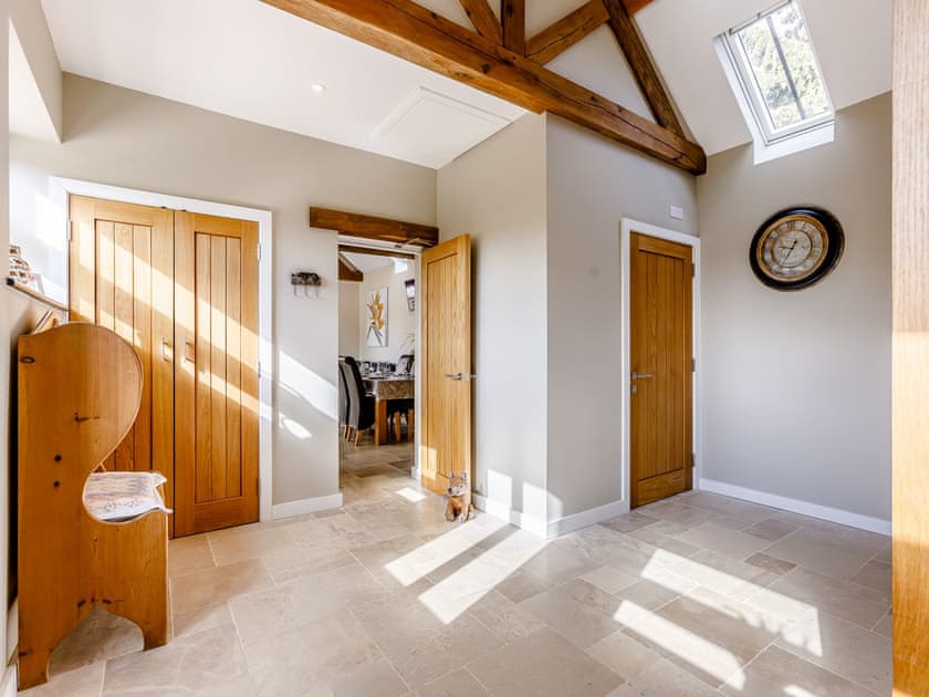 Hallway | The Old Dairy - Quarry Hill Farm, Shipton-Under-Wychwood