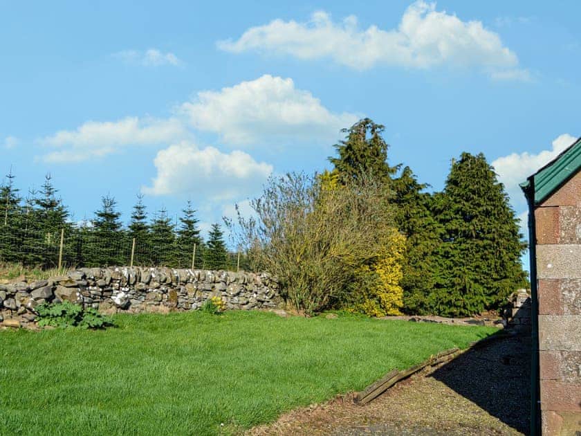 Garden | Easter Rattray Cottages: The Bothy - Easter Rattray Cottages, Blairgowrie