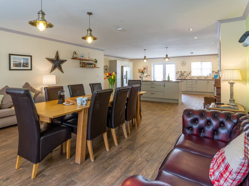 Open plan living space | Sycamore Cottage - Graiglwyd Springs Holiday Cottages, Penmaenmawr, near Conwy