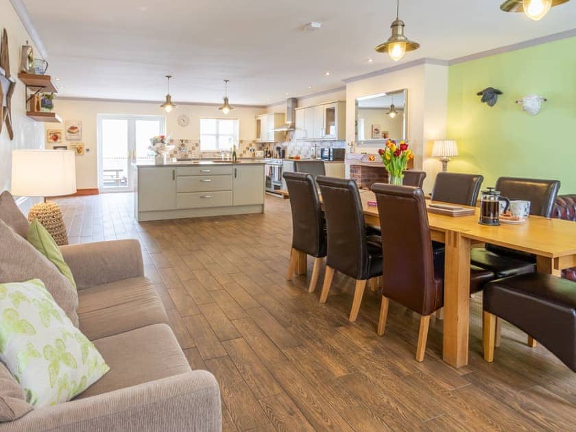 Open plan living space | Sycamore Cottage - Graiglwyd Springs Holiday Cottages, Penmaenmawr, near Conwy