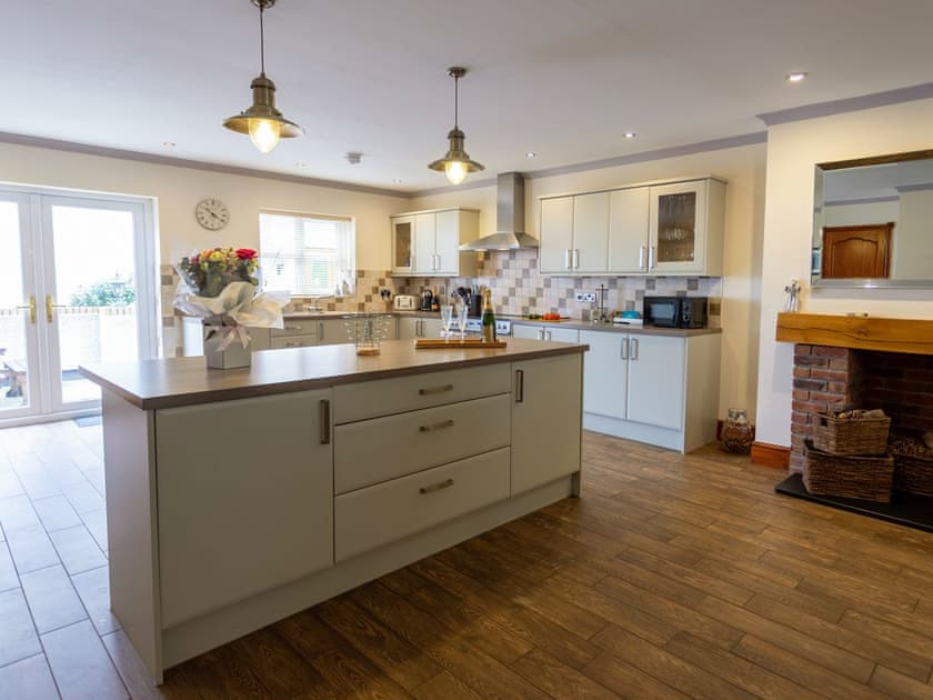 Kitchen | Sycamore Cottage - Graiglwyd Springs Holiday Cottages, Penmaenmawr, near Conwy