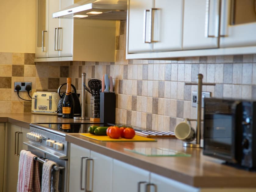 Kitchen | Sycamore Cottage - Graiglwyd Springs Holiday Cottages, Penmaenmawr, near Conwy