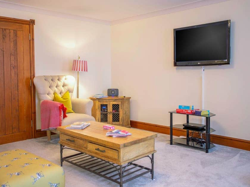 Living room | Willow Cottage - Graiglwyd Springs Holiday Cottages, Penmaenmawr, near Conwy