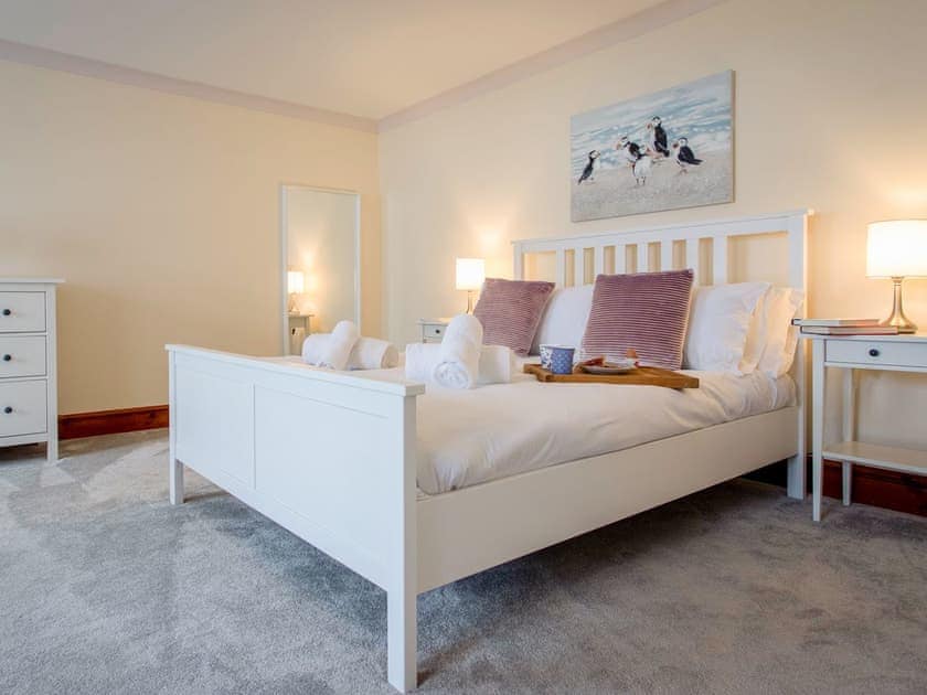 Double bedroom | Willow Cottage - Graiglwyd Springs Holiday Cottages, Penmaenmawr, near Conwy