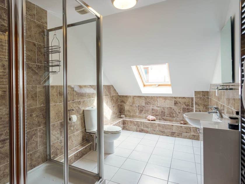 Shower room | Willow Cottage - Graiglwyd Springs Holiday Cottages, Penmaenmawr, near Conwy