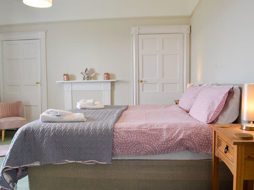 Double bedroom | Llansantffraed House, Hundred House, near Llandrindod Wells