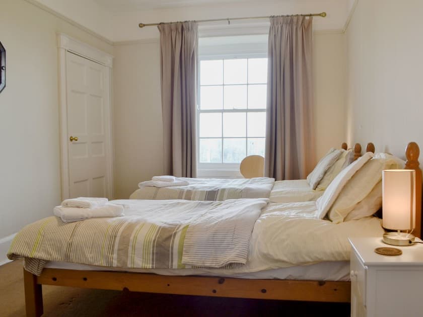 Twin bedroom | Llansantffraed House, Hundred House, near Llandrindod Wells