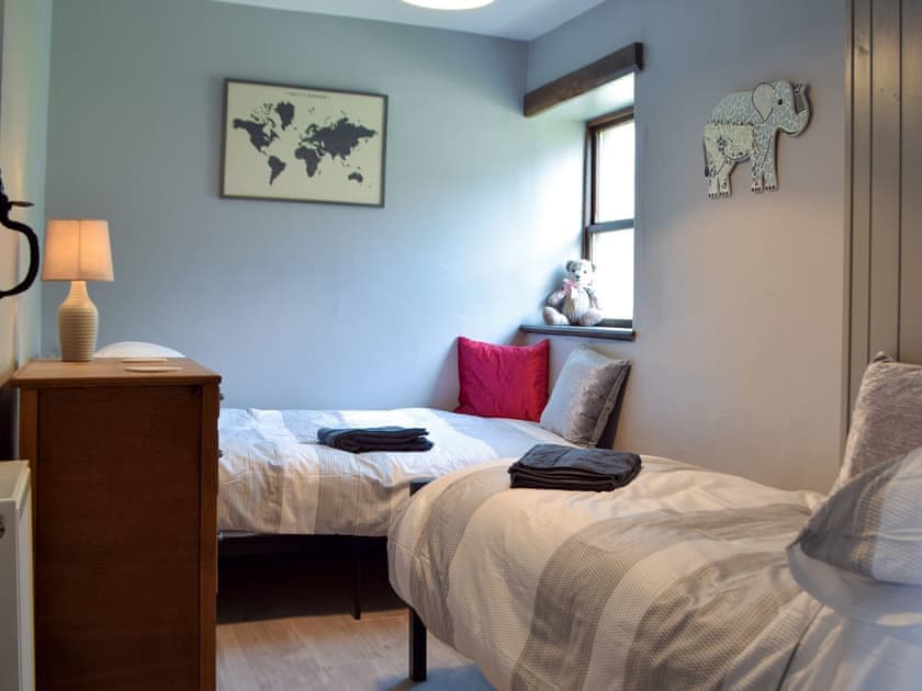 Twin bedroom | Tynval, Bronwydd Arms