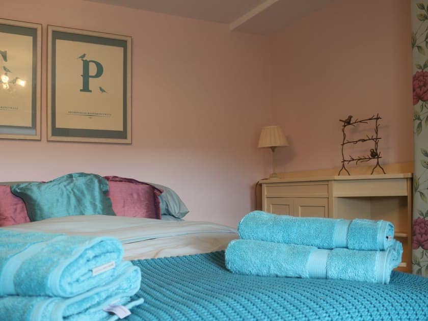 Double bedroom | Tyn Y Coed Farm House, Colwyn Bay