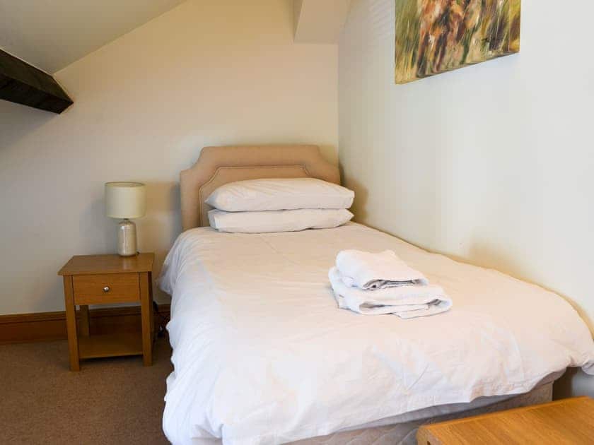 Twin bedroom | Biskey Burrow, Bowness-on-Windermere