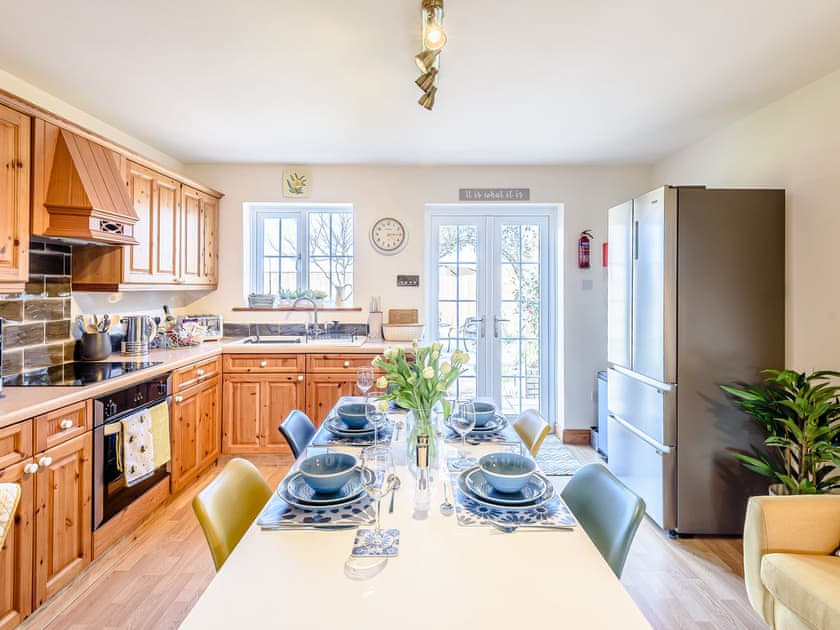 Kitchen/diner | Lilium Cottage, North Somercotes