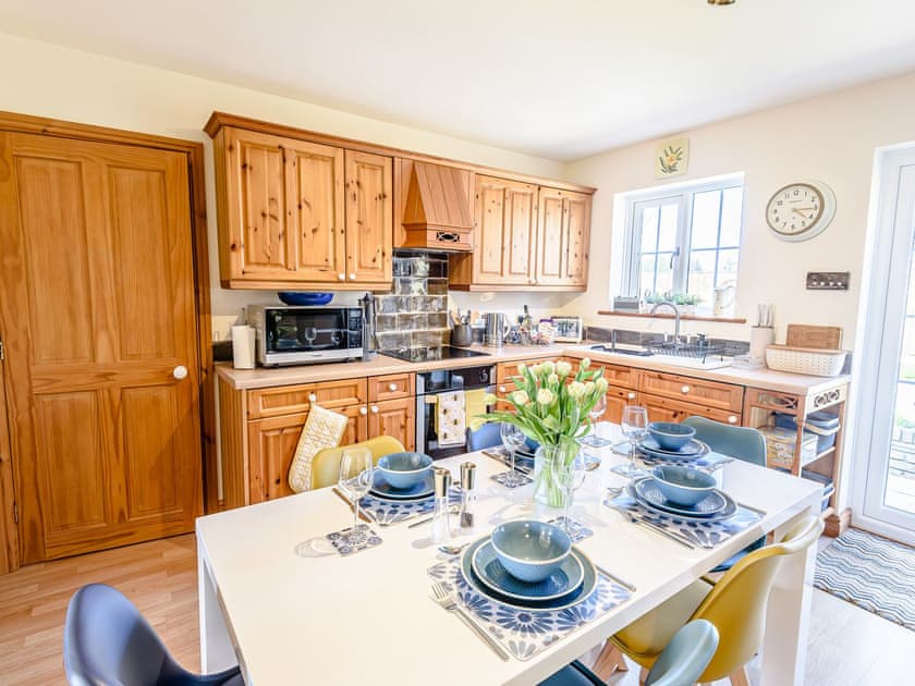 Kitchen/diner | Lilium Cottage, North Somercotes