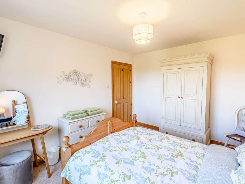 Double bedroom | Lilium Cottage, North Somercotes