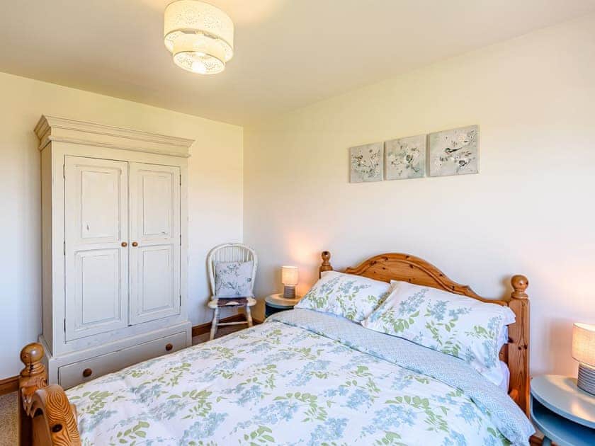 Double bedroom | Lilium Cottage, North Somercotes