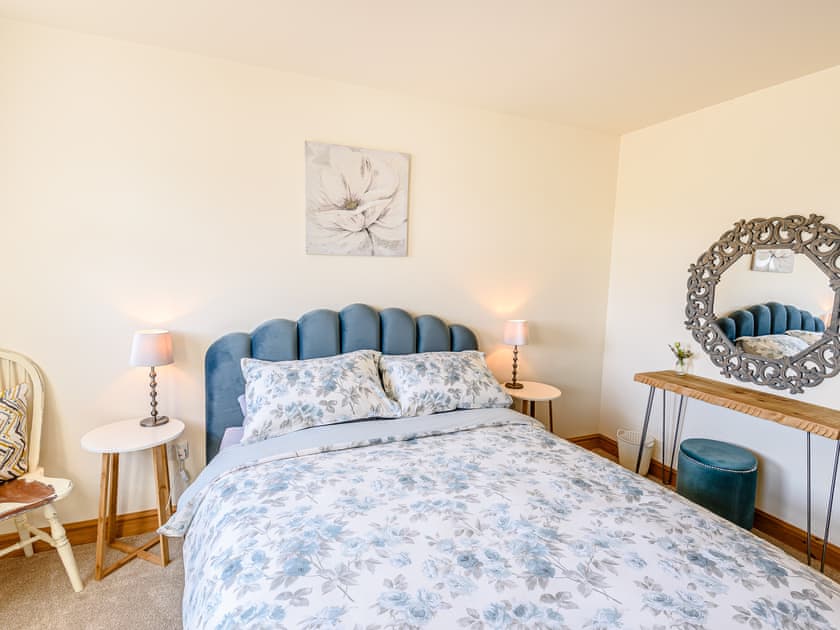King size bedroom  | Lilium Cottage, North Somercotes