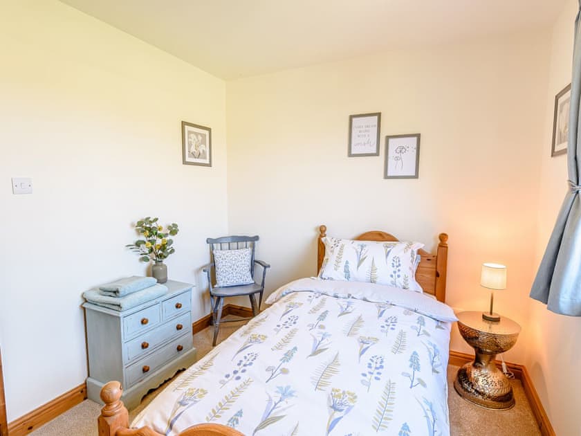 Single bedroom | Lilium Cottage, North Somercotes