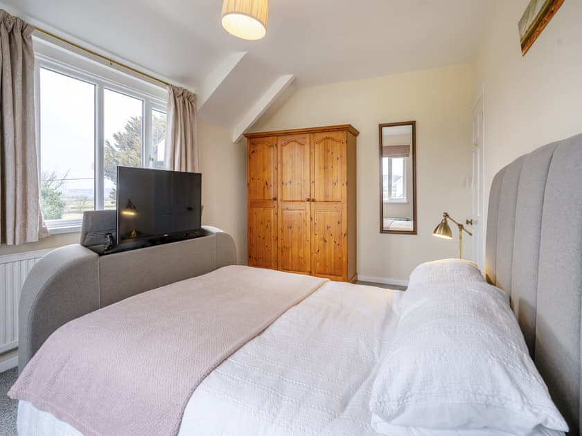 Double bedroom | Primrose Hill, Pilton, near Rhossili