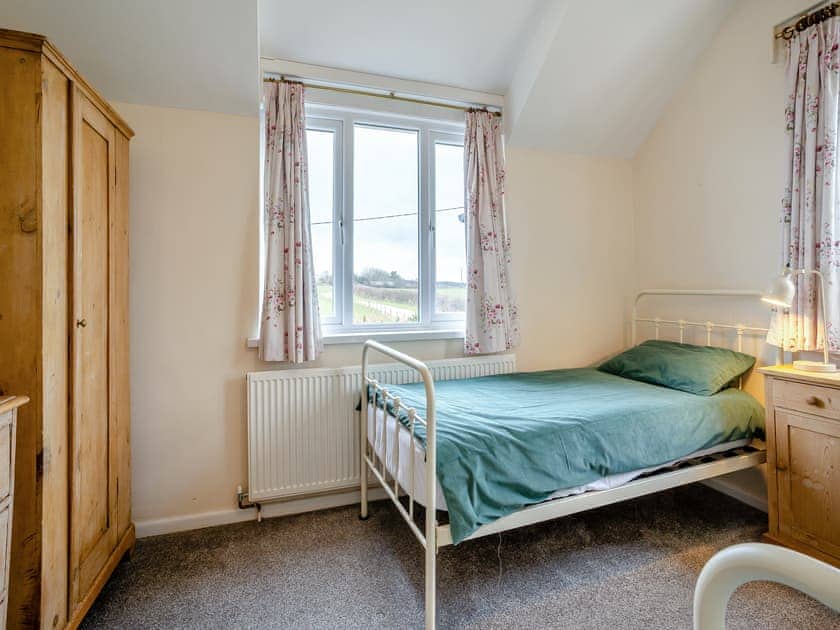 Twin bedroom | Primrose Hill, Pilton, near Rhossili