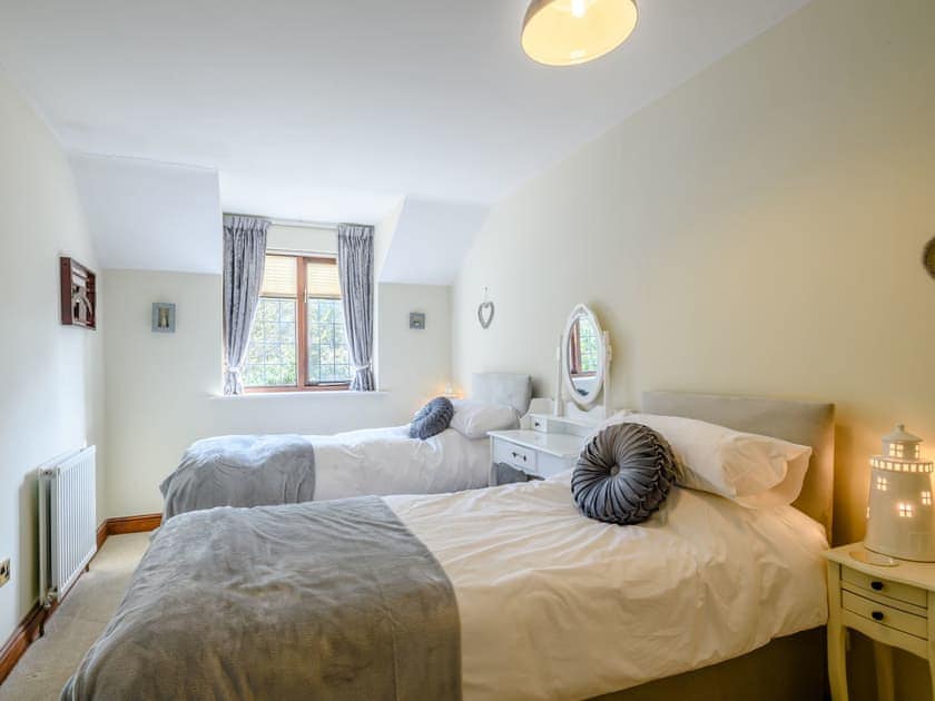 Twin bedroom | The Old Gatehouse, Heacham, near Hunstanton