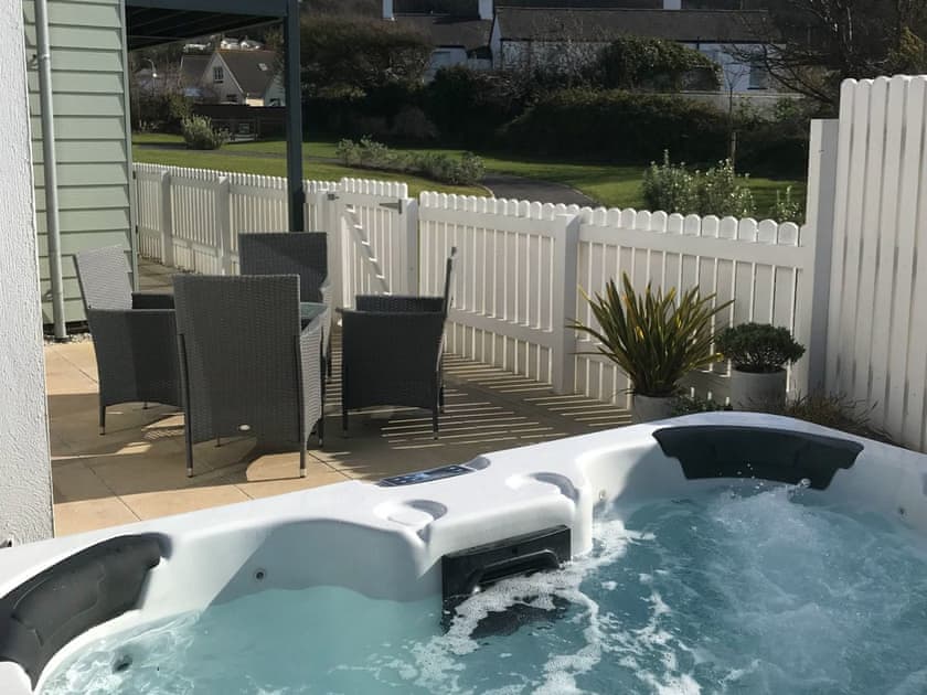 Hot tub and patio area | Black Sea Horse, Westward Ho!