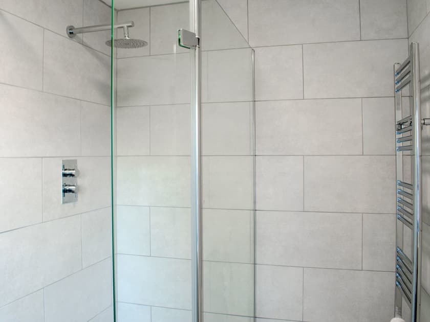 Shower room | Caedmon’s Dream, Whitby