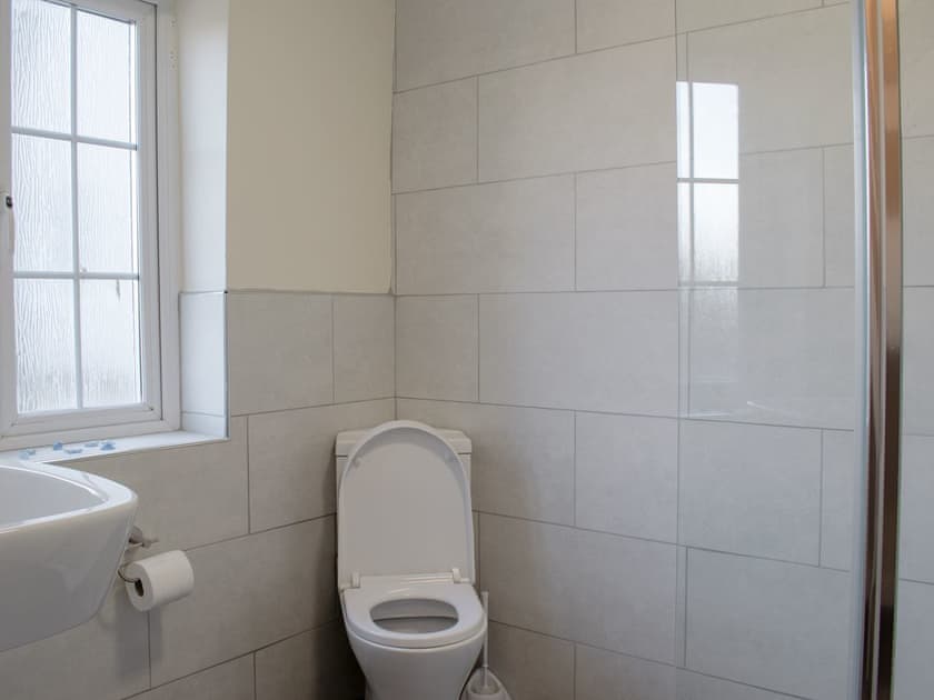 Shower room | Caedmon’s Dream, Whitby