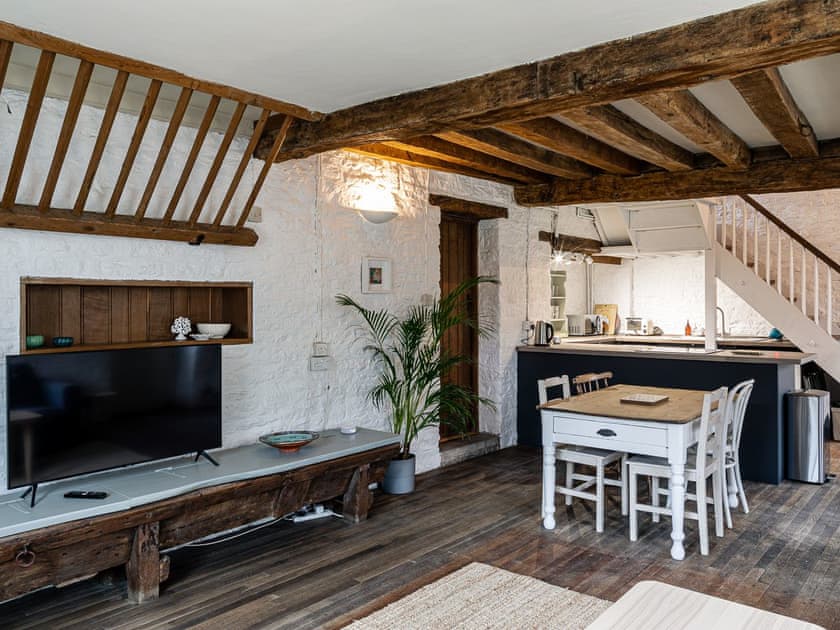 Open plan living space | The Stables At Daubeneys - Daubeneys, Colerne, near Bath