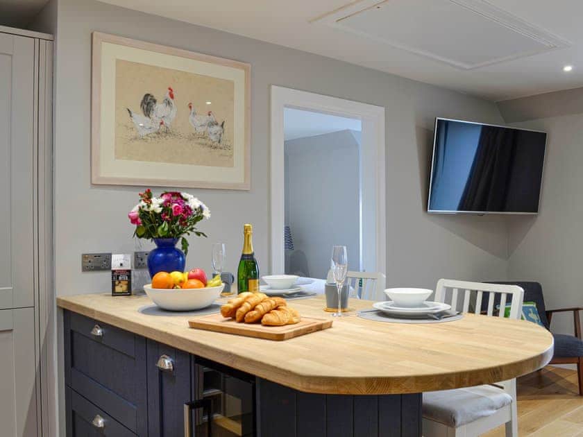 Kitchen/diner | Grange Loft - Grange Holidays, Dundee