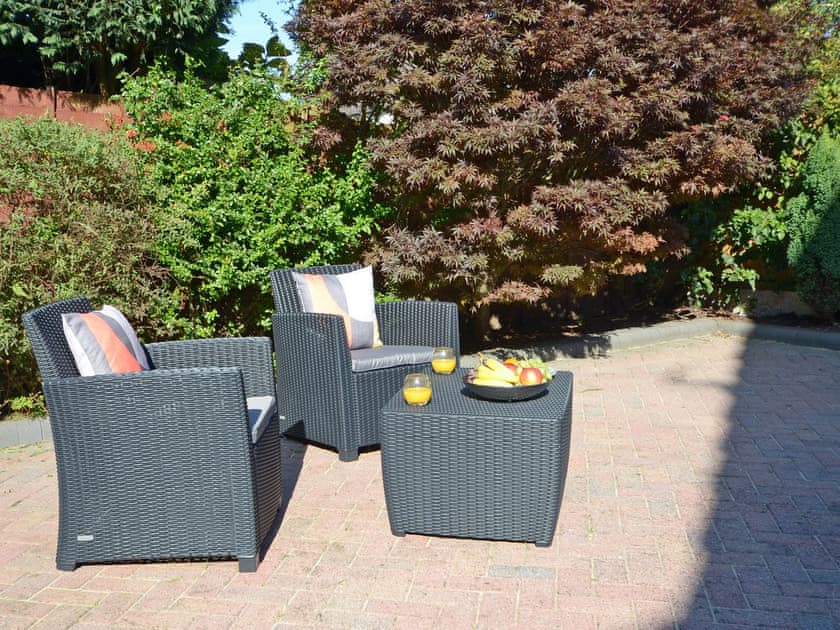 Sitting-out-area | The Croft, Blythe Bridge