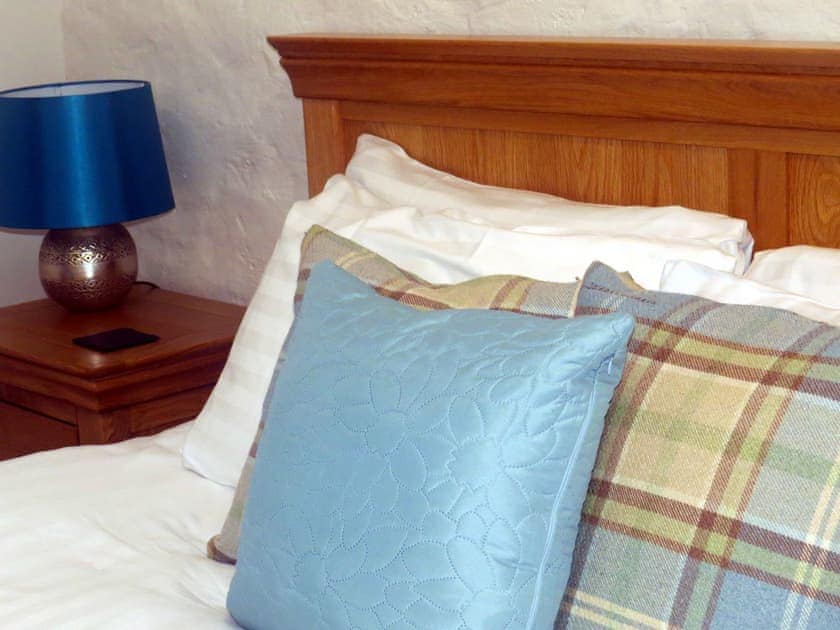 Double bedroom | Snuggle Cottage - Dolgoy Cottages, Llangrannog