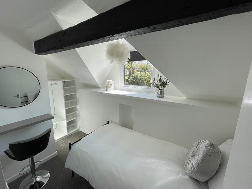 Double bedroom | Woodovis Cottage, Gulworthy, near Tavistock