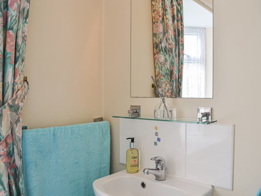 Bathroom | Hill Rise, Flamborough
