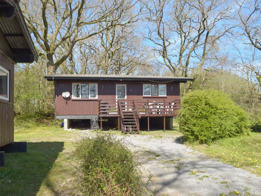 Exterior | Merlin’s Cabin, Cenarth, near Newcastle Emlyn