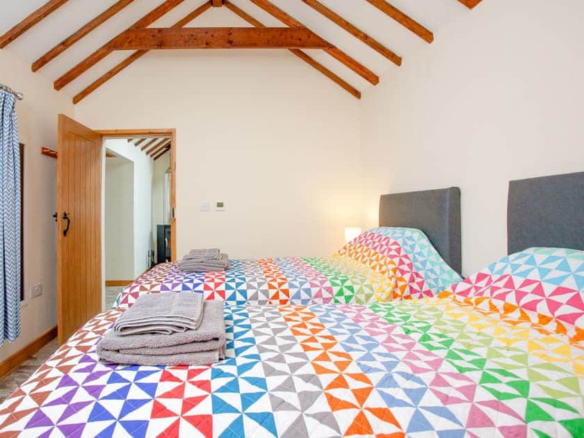 Twin bedroom | The Shippen - The Threshing Barn and The Shippen, Bucks Cross, near Bideford