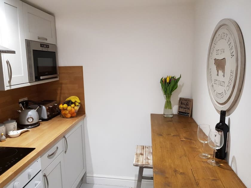 Kitchen | Cottage Apartment - Seaside Llandudno, Llandudno