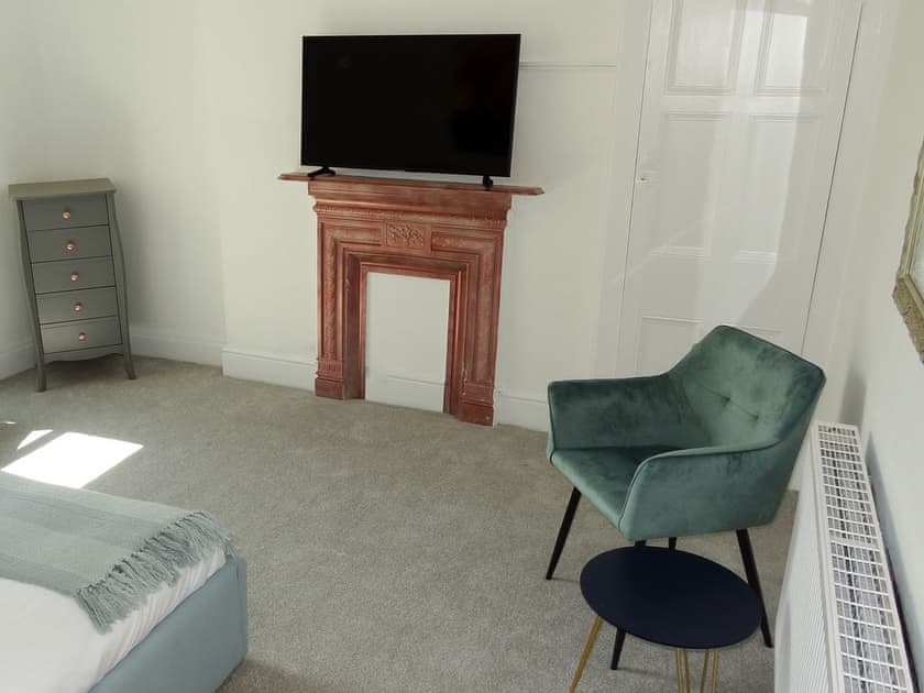 Double bedroom | Snowdon Retreat Villa, Llandudno